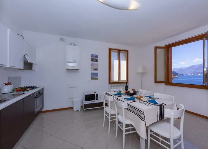 Fontana Del * Varenna